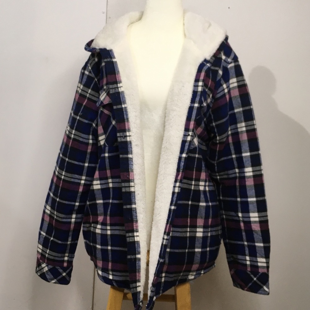 Cozy Sherpa-lined plaid jacket